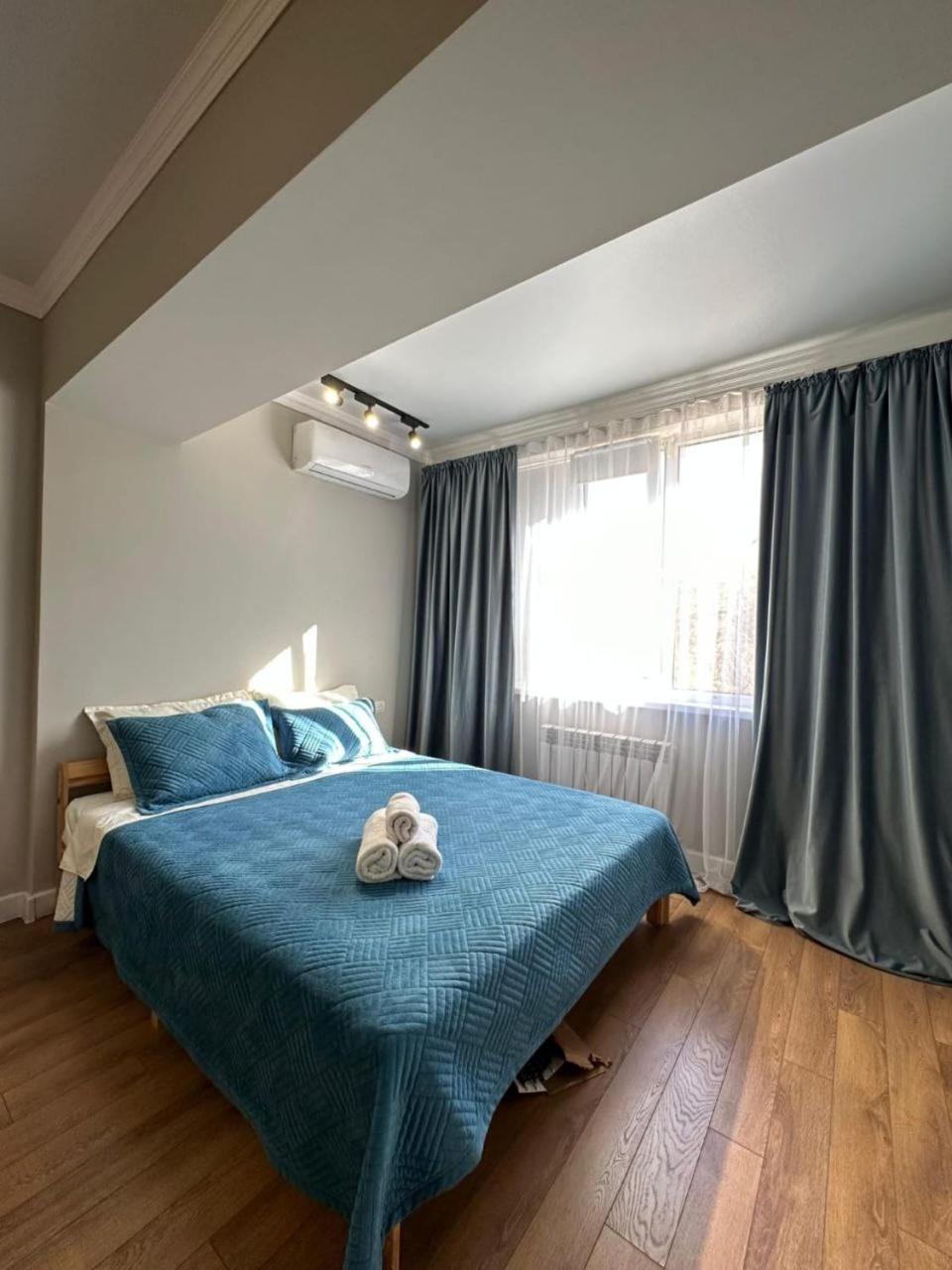 Ferienwohnung Жилой Комплекс Молодежный На Тулебаева Almaty Exterior foto